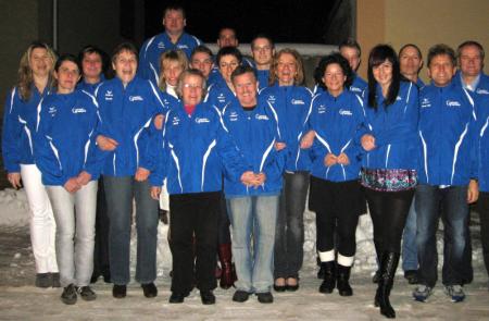 Die Mannschaft der Bode-Runners 2010 v.l. Petra Kaufmann, Isa Höber, Glyn Jacob, Renate Liedtke, Henning Kaufmann, Petra Becker, Heidi Rabenstein, Johannes Höber, Dirk Meier, Katrin Winkler-Hindricks, Ronald Rabenstein, Florian Börner, Annegret Wille, Sabine Börner, Mark Klauß, Jana Bieganski, Michael Karg, Jens-Uwe Börner, Lutz Klauß Die Mannschaft der Bode-Runners 2010 v.l. Petra Kaufmann, Isa Höber, Glyn Jacob, Renate Liedtke, Henning Kaufmann, Petra Becker, Heidi Rabenstein, Johannes Höber, Dirk Meier, Katrin Winkler-Hindricks, Ronald Rabenstein, Florian Börner, Annegret Wille, Sabine Börner, Mark Klauß, Jana Bieganski, Michael Karg, Jens-Uwe Börner, Lutz Klauß
