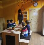 Die &Uuml;bungsleiterinnen sorgten zusammen mit den Eltern auch f&uuml;r das leibliche Wohl der Kinder. Die selbst gebackene Pizza kam gut an.