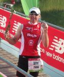Ausgepowert strahlte Detlef Sch&auml;fer nach Vollendung des Ironman in Roth. Foto: privat 