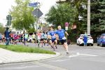 So sieht man ihn selten – Jens-Uwe B&ouml;rner f&uuml;hrt kurzzeitig das Feld &uuml;ber den Zehn-Kilometer-Hopfengarten-Pokallauf in Magdeburg an. Einzig erkl&auml;rtes Ziel bei diesem Spint war, m&ouml;glichst ein paar Fotos von den F&uuml;hrenden zu erhaschen, bevor er sich im Feld zur&uuml;ckfallen l&auml;sst, um auch den letzten L&auml;ufer abzulichten.