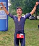 Henning Kapischke vom USV Halle war in L&ouml;derburg schnellster &uuml;ber die Olympische Distanz.