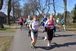 Bei Kirsten Geist (li.) l&auml;uft es wieder richtig gut. Diesmal brachte sie Ihren Lauf ohne einen Sturz &uuml;ber Wurzelst&ouml;cke in das Ziel, war schnellster Bode-Runner und Altersklassensiegerin in der W55. 