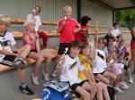Zum Abschluss spendierte der Übungsleiter für alle ein Eis Zum Abschluss spendierte der Übungsleiter für alle ein Eis