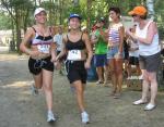 Auf dem Weg ins Ziel: Selina Hofer und Josefine B&ouml;rstler (l.) haben Lust auf mehr Triathlon bekommen.