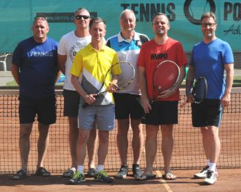 Die Herren 40 Mannschaft v.l. Steffen Mattheis, Ulf Gothe, Ronny Selig (MF), Ingo Becker, Frank M&uuml;ller, Jan Schubert. Foto: Tobias Tsch&auml;pe, Volksstimme