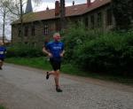 Jens-Uwe B&ouml;rner trotzt tapfer dem Kopfsteinpflaster auf der 21-Kilometer Strecke.