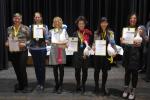 Alle vier mitgereisten „Gaense-Maskottchen“ mussten bei der Altersklassenwertung der Frauen W55 mit auf die B&uuml;hne, da vier Bode-Runners der Gaensefurther Sportbewegung platziert waren (Kirsten Geist, Sabine B&ouml;rner, Conny G&uuml;nther und Heike Lenz). &Uuml;brigens auch in der Altersklasse M55 der M&auml;nner.