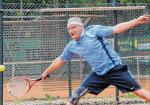 Ingo Becker entschied den ersten Satz gegen Halle mit 6:2, gab jedoch die beiden folgenden jeweils mit 3:6 ab. Foto: Christian Jäger, Volksstimme Ingo Becker entschied den ersten Satz gegen Halle mit 6:2, gab jedoch die beiden folgenden jeweils mit 3:6 ab. Foto: Christian Jäger, Volksstimme