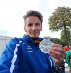 Stolz im Berliner Ziel, Stefan Otto von der Gaensefurther Sportbewegung mit Medaille und neuer pers&ouml;nlicher Bestzeit &uuml;ber die Marathondistanz.