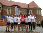 Diese Bode-Runners traten bei der 'Mutter aller L&auml;ufe'  in Belzig an (v.l.): Jens-Uwe B&ouml;rner, Tina B&ouml;rner, Detlef Sch&auml;fer, Petra Becker, Florian B&ouml;rner, Sabine B&ouml;rner, Lutz Klau&szlig; und Renate Liedtke).