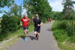 Die Einladung vom Bernburger Lauftreff ließ sich der Hallenser Lauftreff um Langlaufstar Falk Cierpinski nicht entgehen. Er genoss die abwechslungsreiche Strecke sichtlich und liebäugelt durchaus mit einer Teilnahme am Bernburger Halbmarathon. 