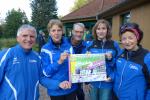 Frühes Erscheinen sichert die besten Parkplätze! Bis der Rest der Bode-Runners eintrifft, erkunden Jens-Uwe Börner, Renate Liedtke, Edgar Schmidtke, Kathleen Mahler und Sabine Börner den wunderschönen Kurpark in Friedrichsbrunn.