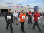 Die Walker eröffneten den 15. Schlossquellenlauf. Sie absolvierten eine  Strecke, die ähnlich der 11,8 km Laufstrecke, nur in umgekehrter Richtung, verlief.