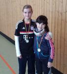 Alina Bohndorf (l.) und Nina Ritter holten sich in Wolmirsleben Platz 2 und Platz 1 in ihren Altersklassen. Foto: Fam. Ritter