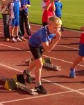 Lukas Ladehoff konzentriert sich auf den Start zum 50m Lauf.