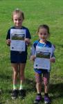 Emily und Lotta belegten in ihren Altersklassen auf der Drei-Kilometer-Strecke den ersten Platz, Emily sogar den 4. Platz von allen 91 großen, kleinen, weiblichen und männlichen Startern.
