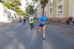 Jana Godau vom Dr.-Frank-Gymnasium Staßfurt (vorn) war die zweitschnellste Läuferin im Gesamtklassement der Frauen nach 08:40 Minuten und zwei Kilometern.