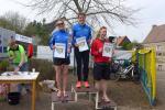 Als Gesamtsieger bei den Frauen über 25 Kilometer stehen Katrin Winkler-Hindricks und Kirsten Geist von der Gaensefurther Sportbewegung auf dem Podest.