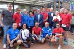 Eine Abordnung der Bode-Runners (blaue T-Shirts) inmitten der Staßfurter Delegation zum 17. Citylauf.