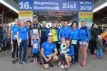 Nicht alle Gaensefurther fanden die Gruppe zum Gruppenfoto, denn über 5.200 Starter auf den Strecken, tummelten sich vor den Starts auf dem Messegelände zum 16. Magdeburger Marathon.