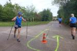 Jens Kunkel wechselt je nach Lust und Form gerne zwischen Lauf und Nordic Walking. Beim PflaKuMa-Lauf war er als Walker unterwegs. Die vor ihm laufenden Damen wurden quasi 3,7 Kilometer gejagt, denn das Klicken seiner Stöcker kam bedrohlich nahe. Kunkel im Ziel: „Nein, ihr habt mich gezogen!“, freute er sich über den Gesamtsieg bei den Nordic Walkern.