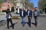 Die Gaensefurther Sportbewegung w&uuml;rde am 10. September 2021 gerne die Startklappe f&uuml;r den 3. Sta&szlig;furter Salzland-Lauf zuschlagen lassen - und auch Oberb&uuml;rgermeister Sven Wagner als Schirmherr der Veranstaltung (Mitte), steht zusammen mit den beiden Hauptsponsoren Ralf Klar von der Wobau und Eugen Keller von den Stadtwerken bereits an der Startlinie (v.l.n.r.).