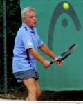 Dem Ball hinterher schauen musste Frank Hirschfeld (Herren 65) nur selten. Er gewann fünf seiner sechs Duelle. Dem Ball hinterher schauen musste Frank Hirschfeld (Herren 65) nur selten. Er gewann fünf seiner sechs Duelle.