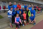 Vor dem Start zum 22. Regensteinlauf haben sich im Blankenburger Sportforum aufgestellt: Kirsten Geist, Harald F&uuml;mel, Sandra Homann, Stefan Sindermann (unten v.l.), Claudia Geist, Kathleen Mahler, Sabine B&ouml;rner, Josef Hindricks, Christa F&uuml;mel, Jens-Uwe B&ouml;rner (mitte v.l.), Claudia Meier, Renate Liedtke, …, Sandra Zelmer, Dirk Meier, Lutz Klau&szlig; (hinten v.l.)