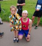 Emily hat fertig, Gesamtsieg bei den M&auml;dchen war der Lohn f&uuml;r so viel Training. Alexander Topf wartet noch auf seinen Start zum Halbmarathon.