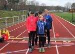 Das  interne Duell Jung gegen Alt entschieden die jungen Gaensefurther Leichtathleten f&uuml;r sich.