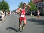 Der nasse Schwamm war f&uuml;r den sp&auml;teren Landesmeister Florian B&ouml;rner eine Wohltat bei diesem hei&szlig;en Wetter.