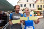 Beim 6. Lichterlauf in Tangerm&uuml;nde war Renate Liedtke auf Zack und luchste dem Deutschen Meister im Marathon von 2013 gleich drei Autograme ab.