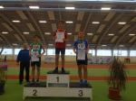 Lars freut sich &uuml;ber seine Bronzemedaille im 50m Lauf.