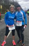Petra Becker und Detlef Sch&auml;fer vor dem Start zum 42. Generali Halbmarathon in Berlin.