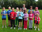Alle Pokalgewinner v.l. Nele Schl&uuml;ter, Marek Kadereit, Alina Bohndorf, Calvin M&uuml;ller, Pia Horlamus, Pascal Richter, Nico Ringstr&ouml;m, Melissa Helmecke, Lea Wienert, Aliyah Escheberg, Josie Busse, Fabienne S&auml;misch.
