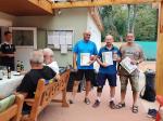 Die Platzierten v.l. Steffen Mattheis (3. Platz), Andreas Trensinger (1.), Hans-Georg Schneider (2.). Die Platzierten v.l. Steffen Mattheis (3. Platz), Andreas Trensinger (1.), Hans-Georg Schneider (2.).