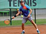 Die Tennisspieler Sachsen-Anhalts müssen gut einen Monat länger als vorgesehen auf den Saisonstart in die Freiluftsaison warten. Die Tennisspieler Sachsen-Anhalts müssen gut einen Monat länger als vorgesehen auf den Saisonstart in die Freiluftsaison warten.