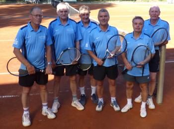 Die Herren 60 Mannschaft v.l. Norbert Krebs, Achim Engel, Hans-Georg Schneider, Reiner Christoph, Frank Hirschfeld, Wolfgang Schmidt Die Herren 60 Mannschaft v.l. Norbert Krebs, Achim Engel, Hans-Georg Schneider, Reiner Christoph, Frank Hirschfeld, Wolfgang Schmidt