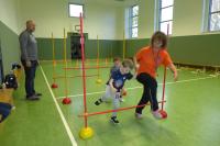 Silke Vollrath unterstützt, wenn es selbstständig noch nicht ganz klappt. Silke Vollrath unterstützt, wenn es selbstständig noch nicht ganz klappt.