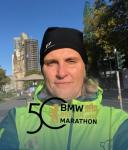 Nicole Schlottag war in diesem Jahr eine von &uuml;ber 6.000 Helfern beim 50. Berlin Marathon. Bei Kilometer 35 war es als Streckenposten in der Fr&uuml;h noch sehr kalt. Aber sie musste nicht lange auf die ersten Marathonl&auml;ufer warten.