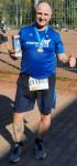 Geschafft!!! Mit pers&ouml;nlicher Bestzeit von 02:01:32 Stunden ist Bode-Runner Olaf Bothe sieben Minuten schneller als jemals zuvor &uuml;ber 21,1 Kilometer.