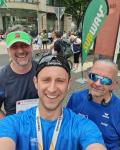 Gl&uuml;cklich und zufrieden im Ziel. Beim Sudenburg-Lauf in Magdeburg konnte Stefan Sindermann (re.) seinen Altersklassenkonkurrenten Ingmar Wolff (li.) noch auf Abstand halten. Die n&auml;chsten Rennen werden zeigen, ob es ihm weiter gelingen wird.