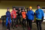 Hatte sich die liebe Sonne auf den Laufstrecken kaum blicken lassen, verw&ouml;hnte sie im Ziel umso kr&auml;ftiger. Die Bode-Runners der Gaensefurther Sportbewegung strahlen hier mit ihr und mit befreundeten Laufkollegen um die Wette. Bewegung an der frischen Luft und insbesondere das Laufen, macht halt einfach gute Laune…