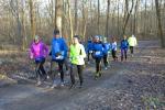 Josef Hindricks, Renate Liedtke und die anderen Bode-Runners (blaue Jacken) genie&szlig;en den stressfreien Wettkampf. 