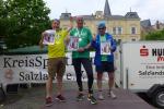 So freut man sich in der Altersklasse M55! J&ouml;rg M&uuml;nster vom BSV Eickendorf jubelt &uuml;ber seinen ersten Platz, w&auml;hrend bei André Geist &uuml;ber Platz drei der Daumen hoch geht. 