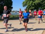 Katrin Winkler-Hindricks bei ihrem Zehn-Kilometer-Lauf, bevor sie gleich im Anschluss auf die Halbmarathondistanz ging. Beide L&auml;ufe zusammengerechnet, ergab eine Kombiwertung.