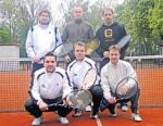 Die 1. Herrenmannschaft der Gaensefurther Sportbewegung schaffte in der vergangenen Saison mit Rang vier den Klassenerhalt in der Landesliga Nordost. Für den Aufsteiger punkteten (stehend v.l.) Michael Friedrich, Christian Nettlau und Andreas Prüfer sowie (hockend v.l.) Timm Leopold, Frank Müller und Ronny Selig. Foto: Sandra Arm. Die 1. Herrenmannschaft der Gaensefurther Sportbewegung schaffte in der vergangenen Saison mit Rang vier den Klassenerhalt in der Landesliga Nordost. Für den Aufsteiger punkteten (stehend v.l.) Michael Friedrich, Christian Nettlau und Andreas Prüfer sowie (hockend v.l.) Timm Leopold, Frank Müller und Ronny Selig. Foto: Sandra Arm.