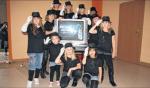 Die Mädchen sind Michael-Jackson-Fans durch und durch. Auch ihre Auftrittskleidung haben sie ihrem Idol angepasst. Foto: N. Bergling, Volksstimme Die Mädchen sind Michael-Jackson-Fans durch und durch. Auch ihre Auftrittskleidung haben sie ihrem Idol angepasst. Foto: N. Bergling, Volksstimme