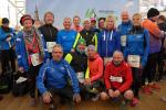 Die Mannschaft der Gaensefurther Sportbewegung beim 12. Tangerm&uuml;nder Elbdeich-Marathon: Sabine B&ouml;rner, Jan Zaschke, Jens-Uwe B&ouml;rner, Renate Liedtke, Christa F&uuml;mel, Kathleen Mahler, Kathleen Auer, Petra Becker, Lutz Klau&szlig;, Kirsten Geist (hinten v.l.), J&uuml;rgen G&uuml;nther, Harald F&uuml;mel, Sandra Homann und Stefan Sindermann (unten v.l.)