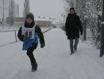 W&auml;hrend Robin Dietrich von der Gaensefurther SB tapfer mit dem Schnee k&auml;mpfte, musste sich seine Mutti Cornelia auf das Anfeuern beschr&auml;nken. 